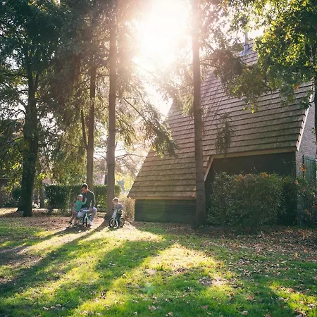 Restyled House, 5 Bathrooms, Near Vrachelse Heide Сasa de vacaciones Oosterhout (North Brabant)